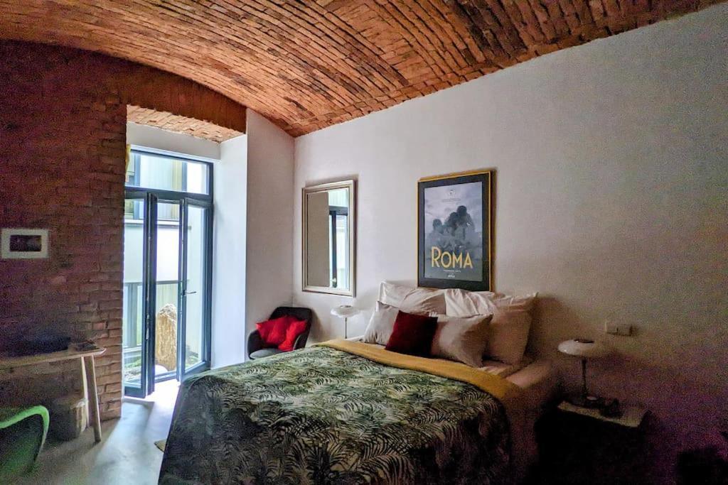 Romantic And Atypical Apartments In Prague'S Montmartre Exterior photo