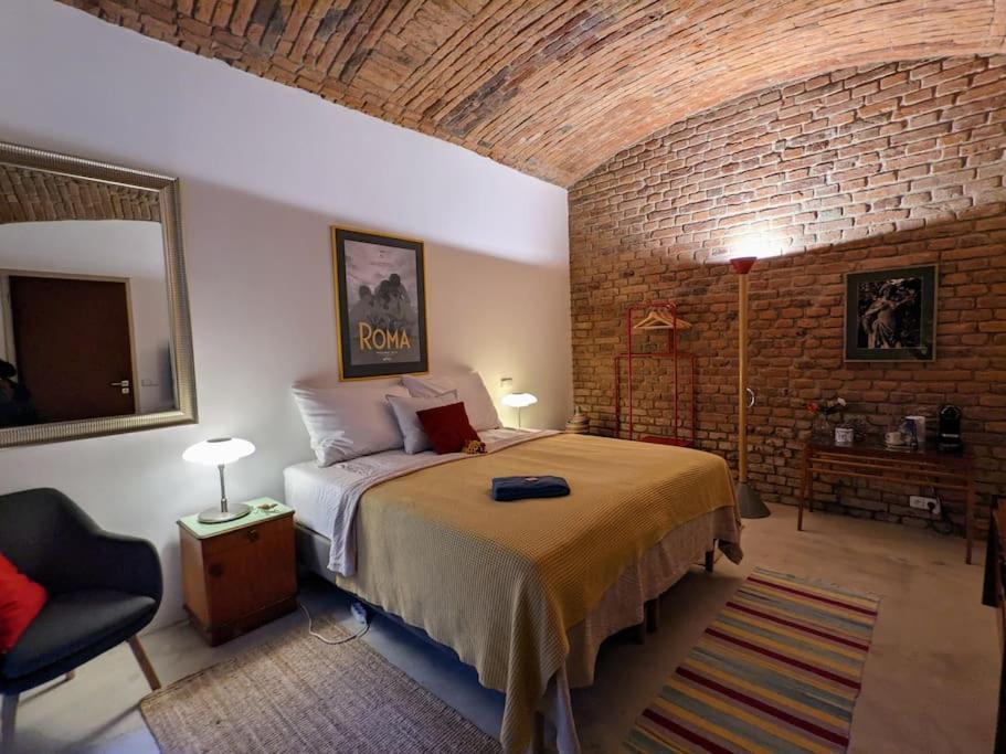 Romantic And Atypical Apartments In Prague'S Montmartre Exterior photo