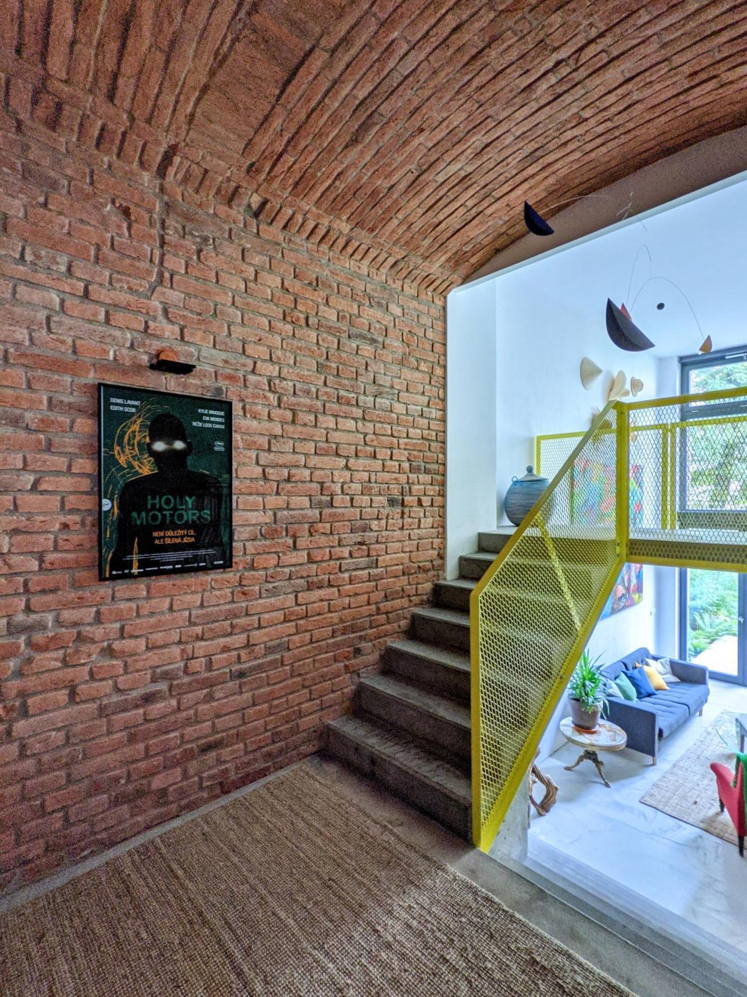 Romantic And Atypical Apartments In Prague'S Montmartre Exterior photo
